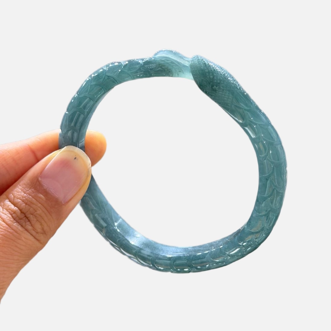 Natural jade snake bracelet: Natural jade snake bracelet Provenance:From an old private collection in Cotswold, United Kingdom.? We have an in-house shipping department to ensure your post-purchase processing is as easy as possib