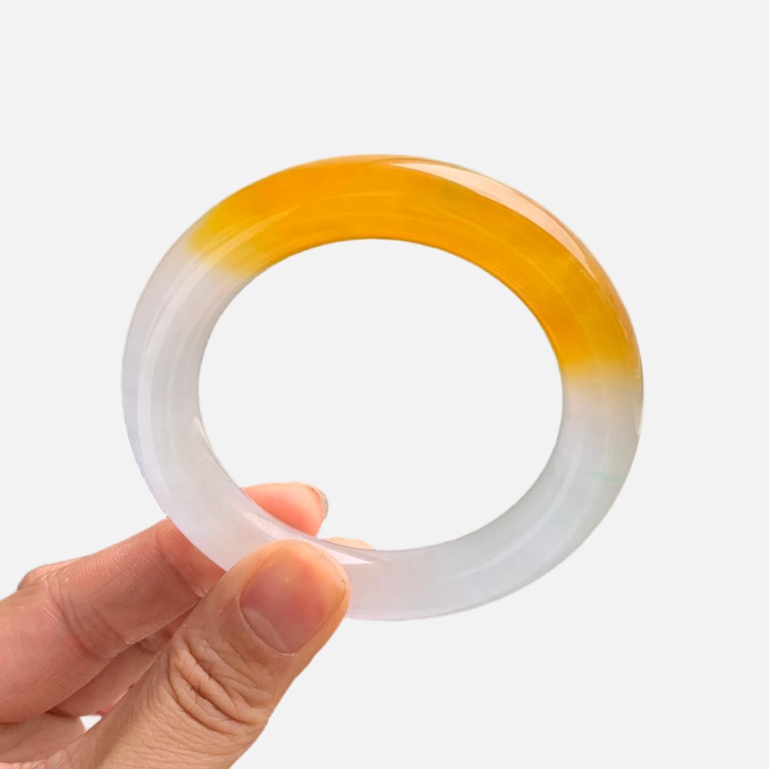 Burmese jadeite icy semi-yellow jadeite round bangle: [Product Name] Burmese Jadeite Icy Type Semi-Yellow Jadeite Round Bangle [Remarks] Burmese jadeite, icy type, fine texture, old jade, very beautiful on the wrist, a presentable gift for relatives, eld
