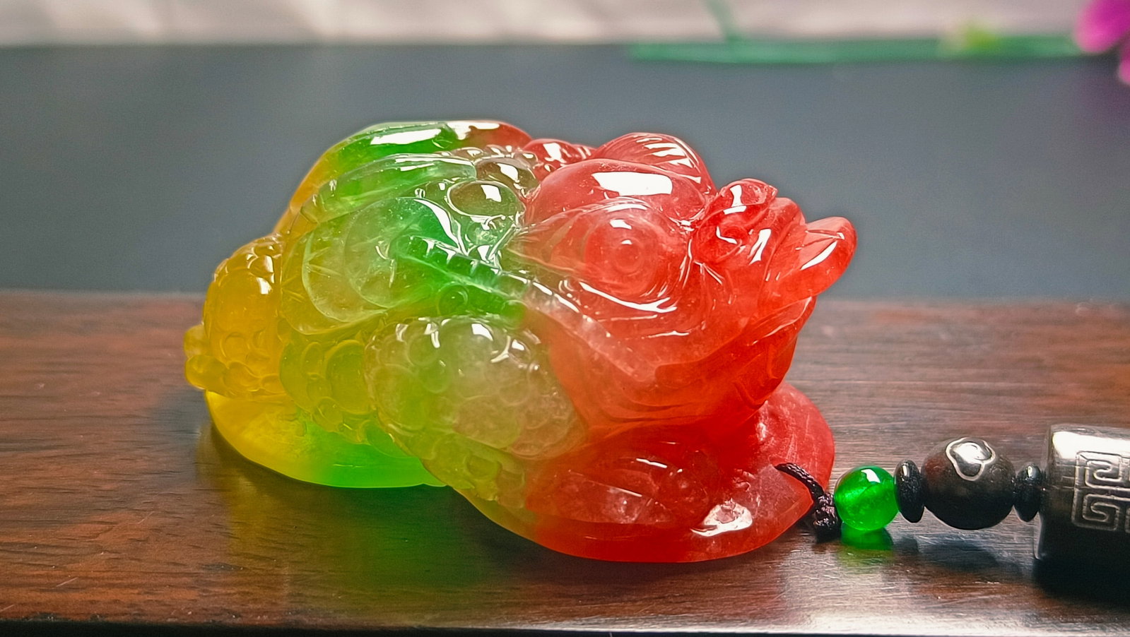 Dragon Stone Type Colorful Jade Toad Hand-held Piece: Dragon Stone Type Colorful Jade Toad Hand-held Piece Provenance:from the collection of George Stopher, Kent, purchased from P&M Waldo Antiques, London. We have an in-house shipping department to ensur