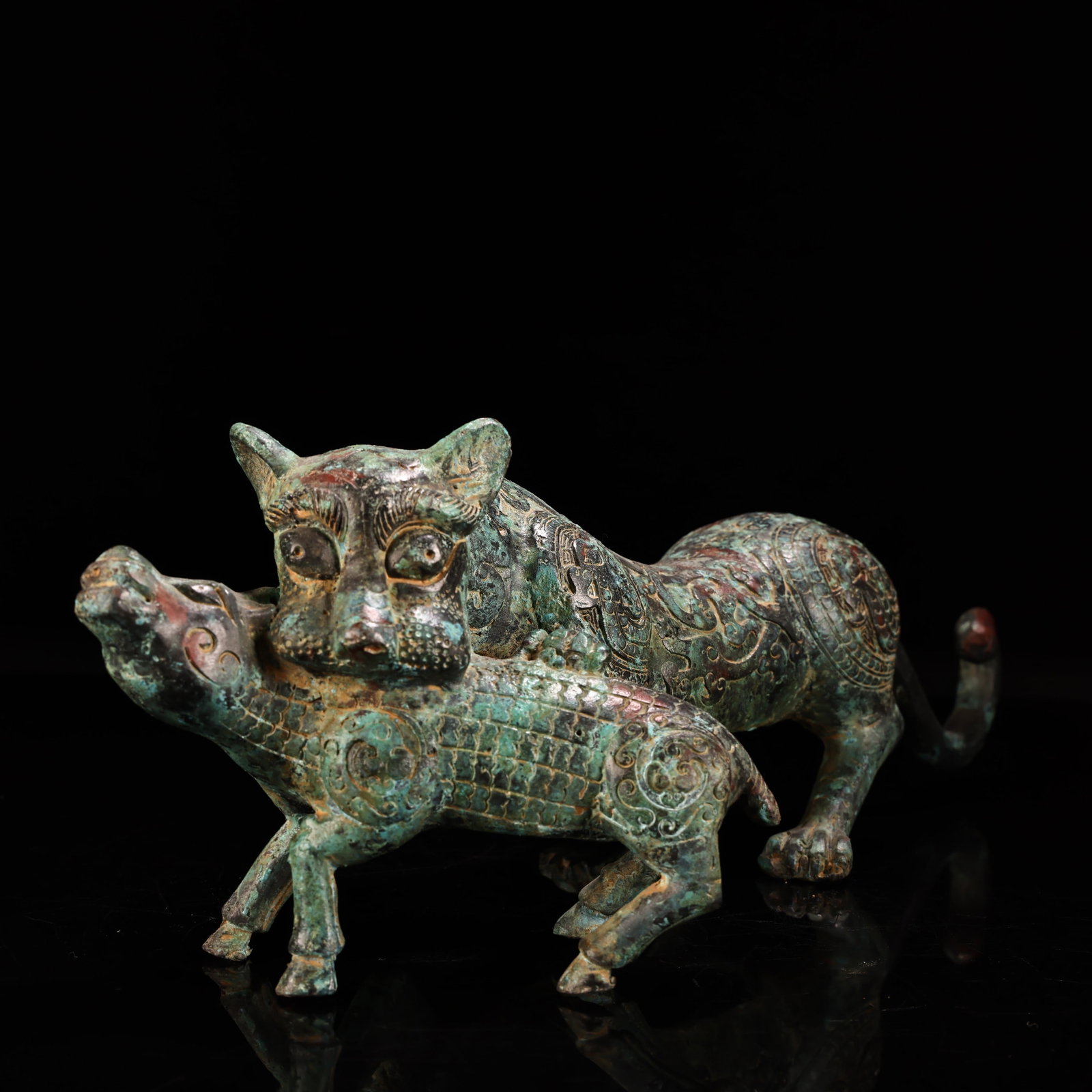 Rare bronze hunting animal with inscription from an old collection - 2