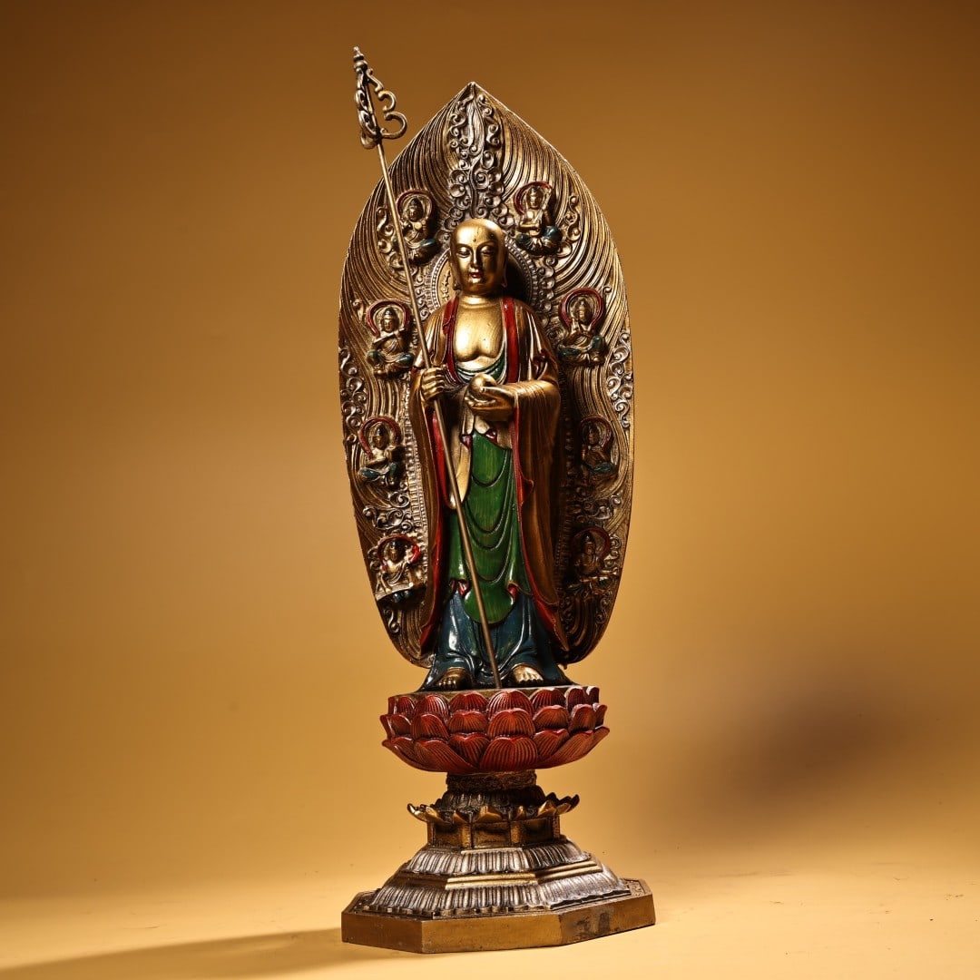 Rare antique collection: a pure copper, high-relief, engraved, painted, and gilded statue of: A rare, well-preserved bronze statue of Ksitigarbha Bodhisattva, featuring high relief engraving, painting, and gilding. Exquisitely crafted and beautifully made, weighing 3100 grams, 42 cm high, and 