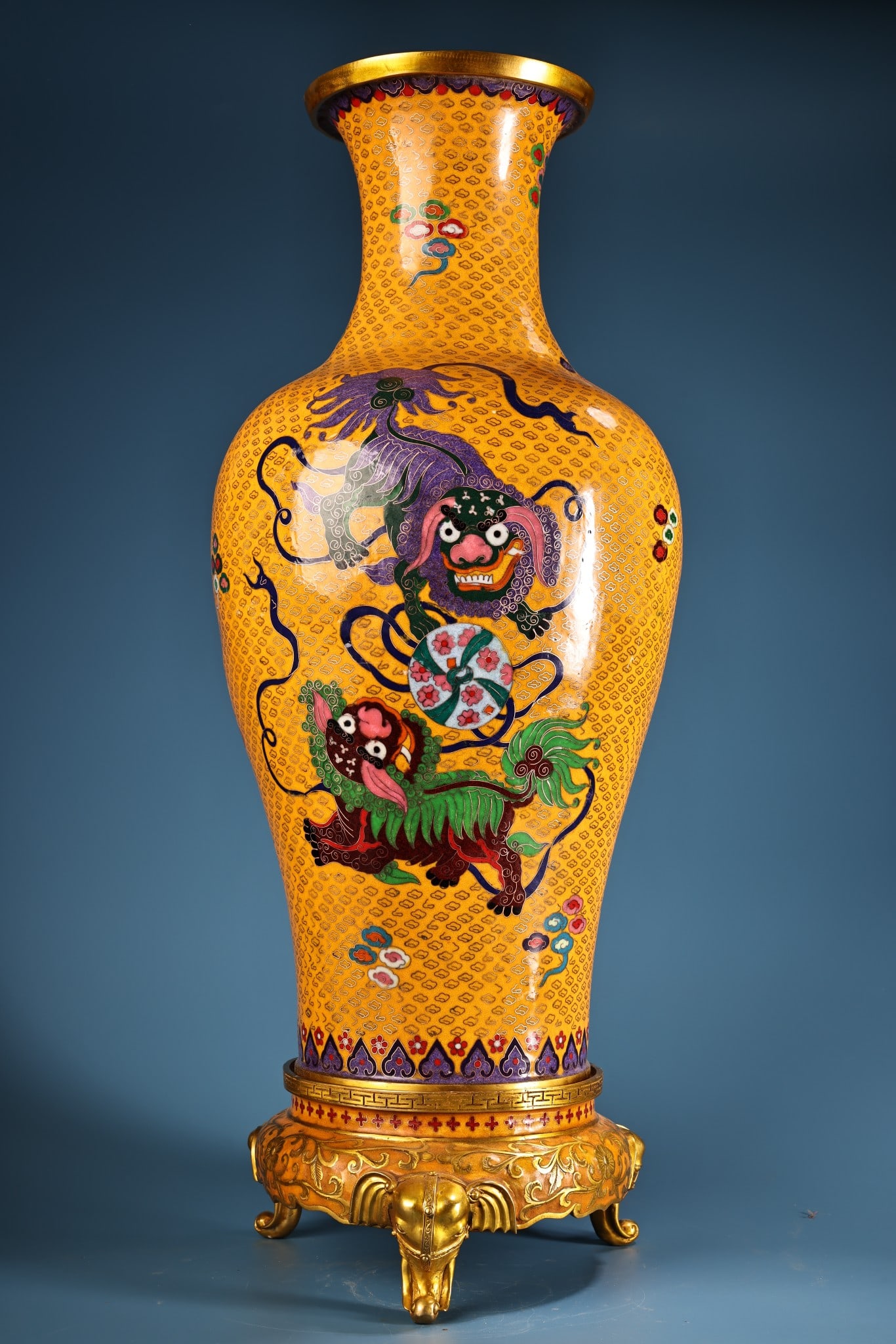 Exquisite antique pure copper cloisonne enamel vase with handmade design, symbolizing good fortune: fine antique, pure copper cloisonne enamel vase with a solid copper body, handcrafted to symbolize good fortune and peace. Exquisitely crafted and beautifully shaped, weighing 16,000g, 80cm high and 2