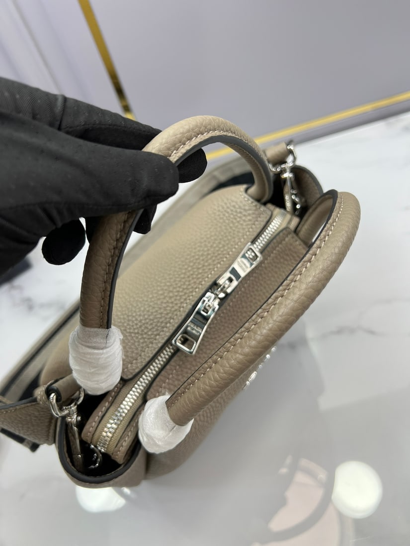 PRADA - 7