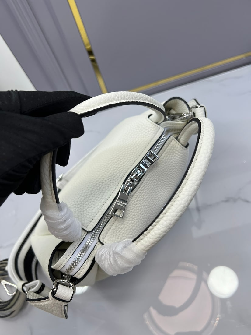 PRADA - 7