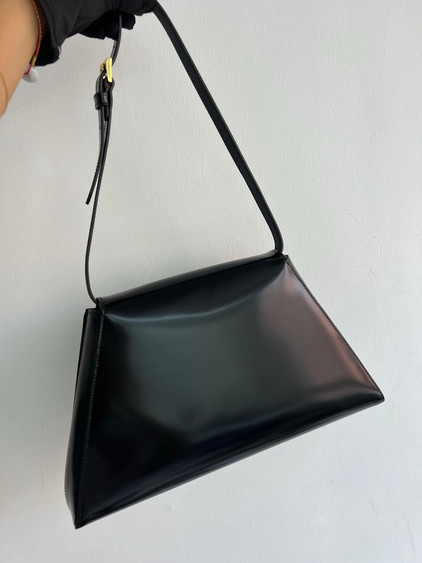 PRADA - 2