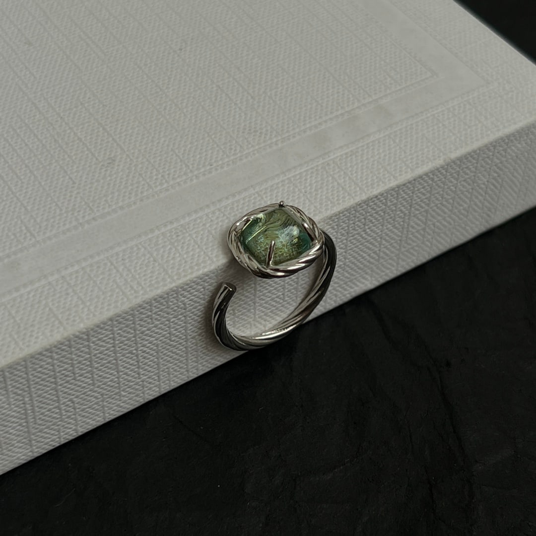 Celine ring: Celine rings: Celine has always been a benchmark in minimalist fashion. Their bold designs are timeless and versatile, making them even more fashionable. We offer FREE SHIPPING for both domestic and i