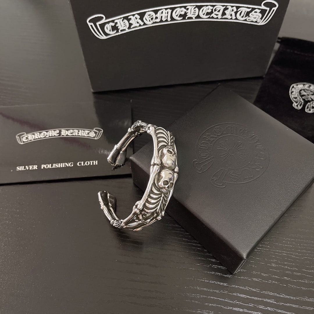 Chrome Hearts Bracelet: Chrome Hearts Bracelet We offer FREE SHIPPING for both domestic and international clients.We accept wire transfer and card payment, for the convenience of international clients' payments, we have loca