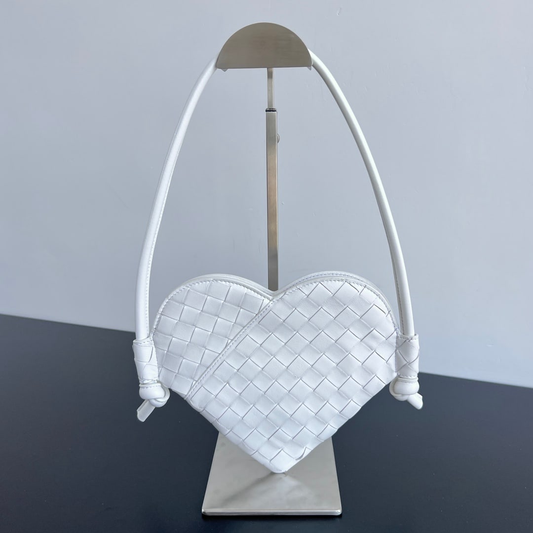 Bottega Veneta Solstice: The Bottega Veneta Solstice heart-shaped handbag is not only a wonderful gift choice but also a perfect way to express love. Its classic woven design and playful heart shape make it truly unique. Made
