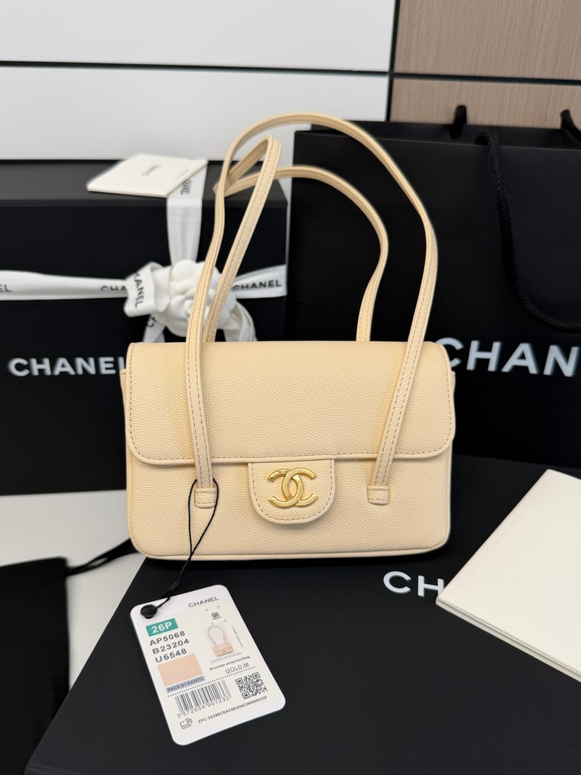 CHANEL runway style long flap handbag: CHANEL runway style long flap handbag, Jennie's same style Preppy Coco shoulder bag We offer FREE SHIPPING for both domestic and international clients.We accept wire transfer and card payment, for the