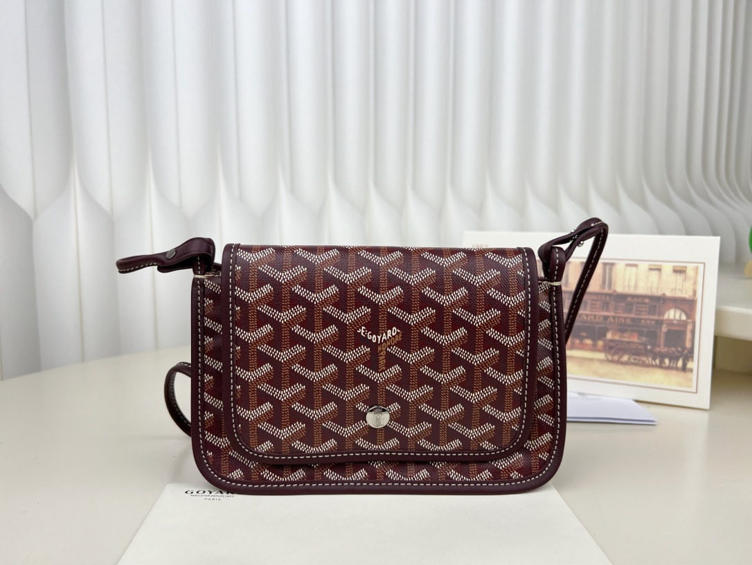 Goyard plumet: The Goyard plumet envelope bag is a lightweight pouch you can easily sling over your shoulder and head out. Despite its slim design with three compartments, it easily holds everyday essentials like yo