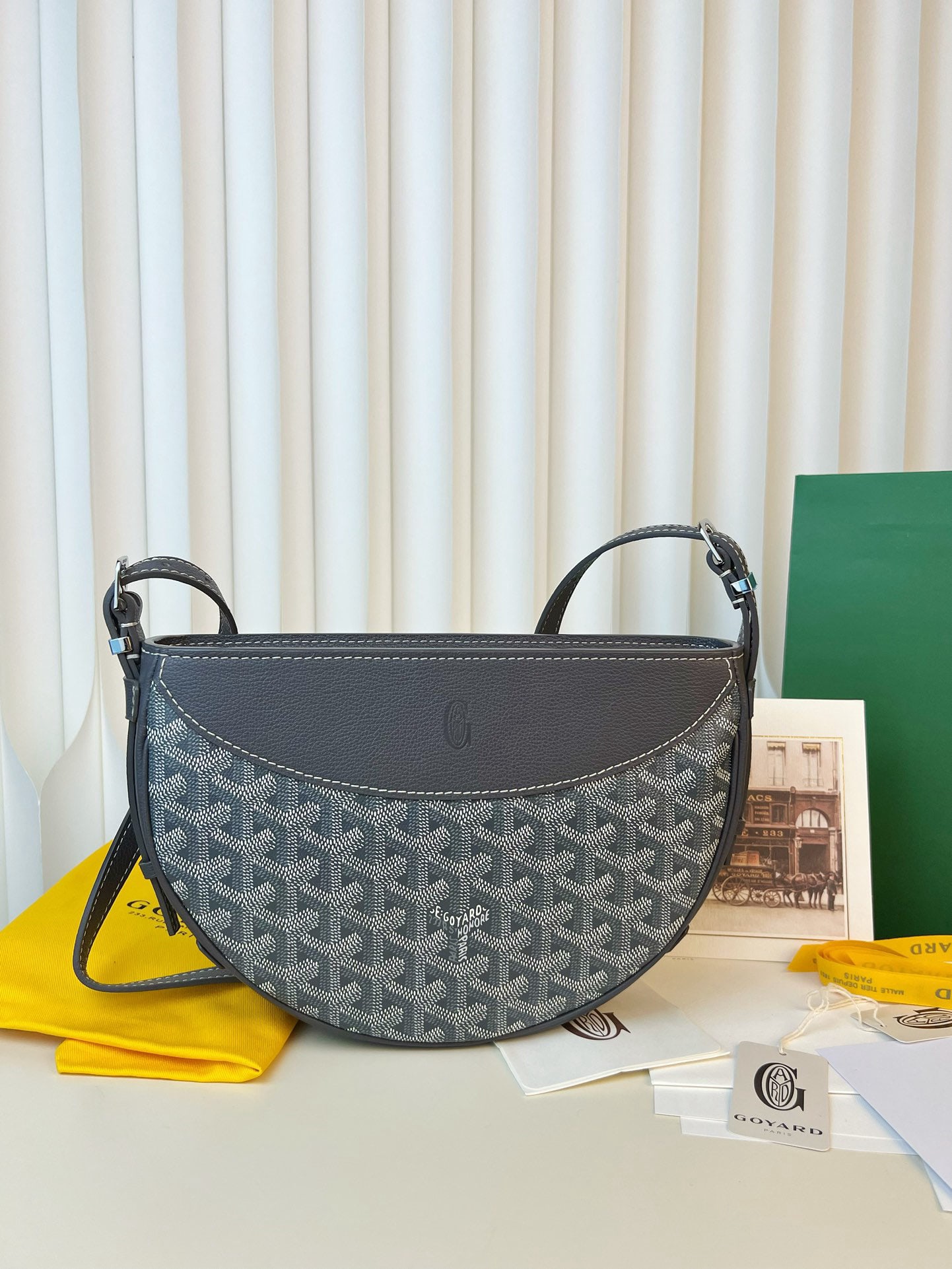 Goyard Hirondella: The Goyard Hirondella Swallow Bag is both beautiful and practical. This trendy swallow bag is incredibly useful and looks absolutely gorgeous in person! It features a zipper closure for added security