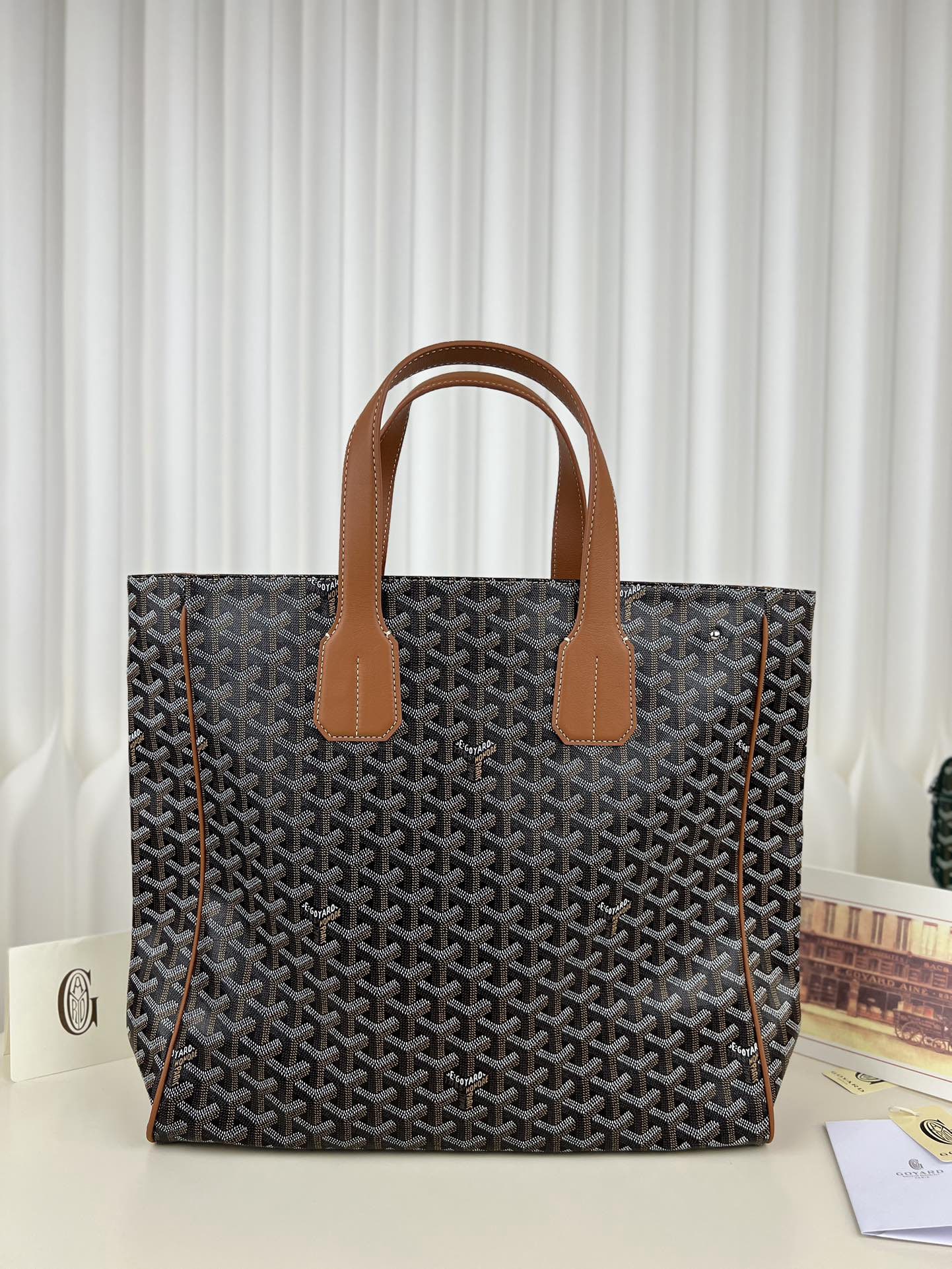 Goyard voltaire: The Goyard Voltaire tote bag is a must have in the men's tote series. Every detail showcases Goyard's attention to detail. The angular bottom adds to its structured look, and it's very lightweight. Th