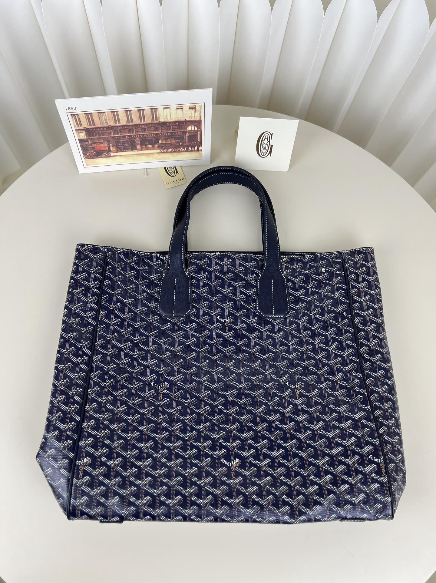 Goyard voltaire: The Goyard Voltaire tote bag is a must have in the men's tote series. Every detail showcases Goyard's attention to detail. The angular bottom adds to its structured look, and it's very lightweight. Th