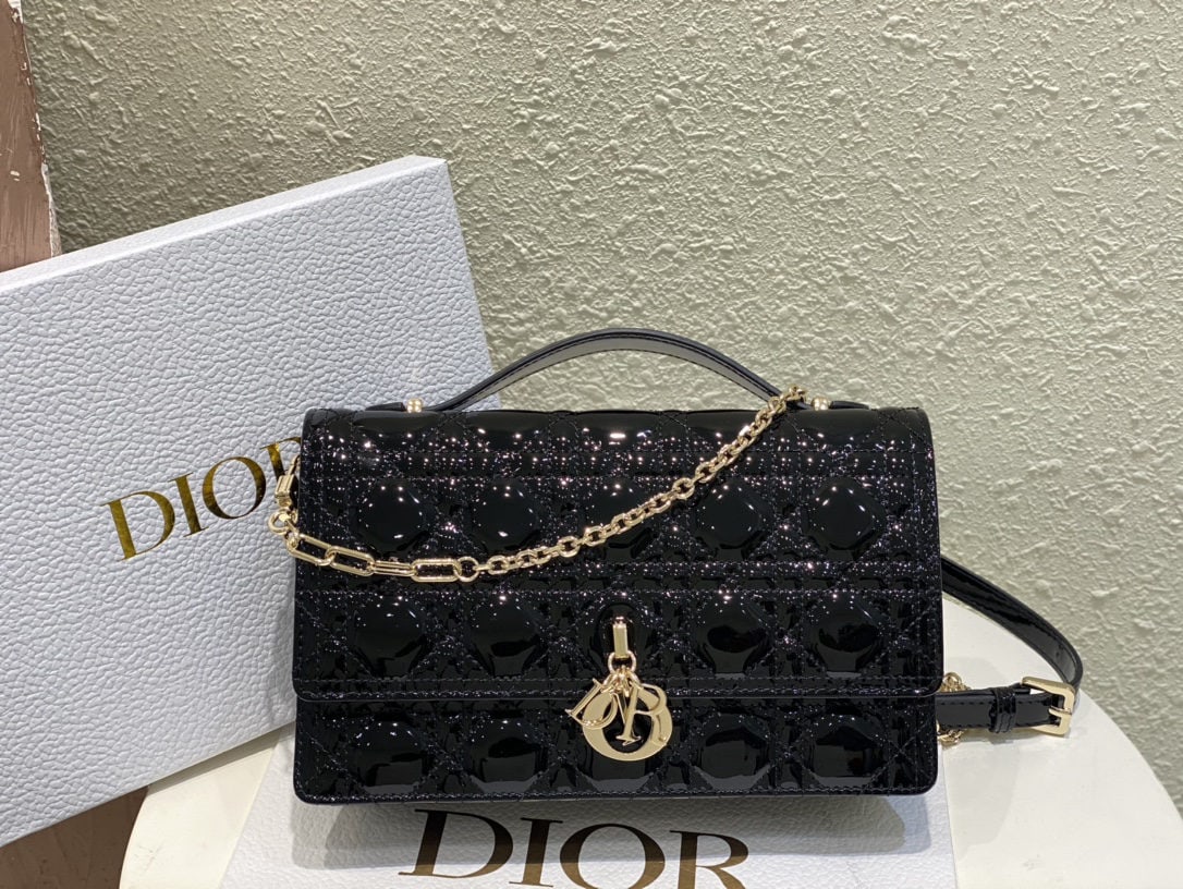 Christian Dior MISS DIOR: MISS DIOR Handbag (Black Patent Calfskin Leather with Cannage) The Miss Dior handbag is from the 2024 Early Spring collection, elegant and practical. Crafted from black patent calfskin leather with ca