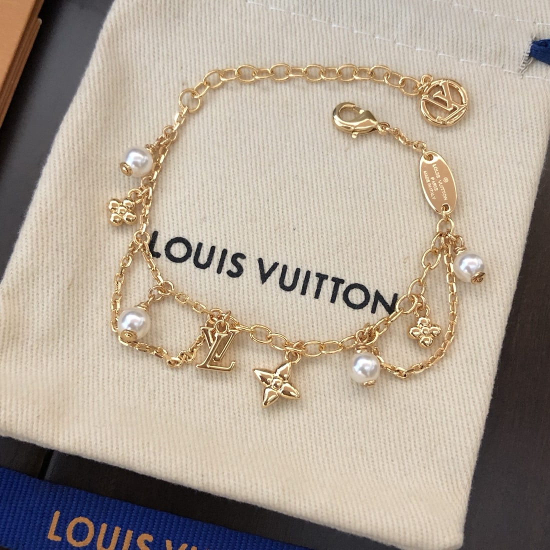 LV gold and pearl earrings bracelet necklace (1 of 1)
