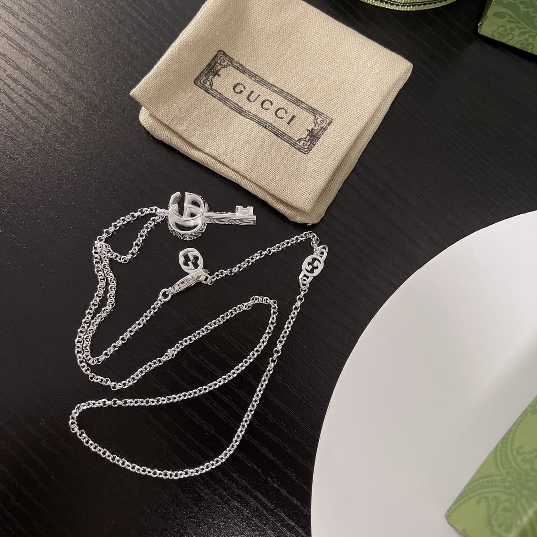 GUCCI necklace: GUCCI necklace We offer FREE SHIPPING for both domestic and international clients.We accept wire transfer and card payment, for the convenience of international clients' payments, we have local bank a