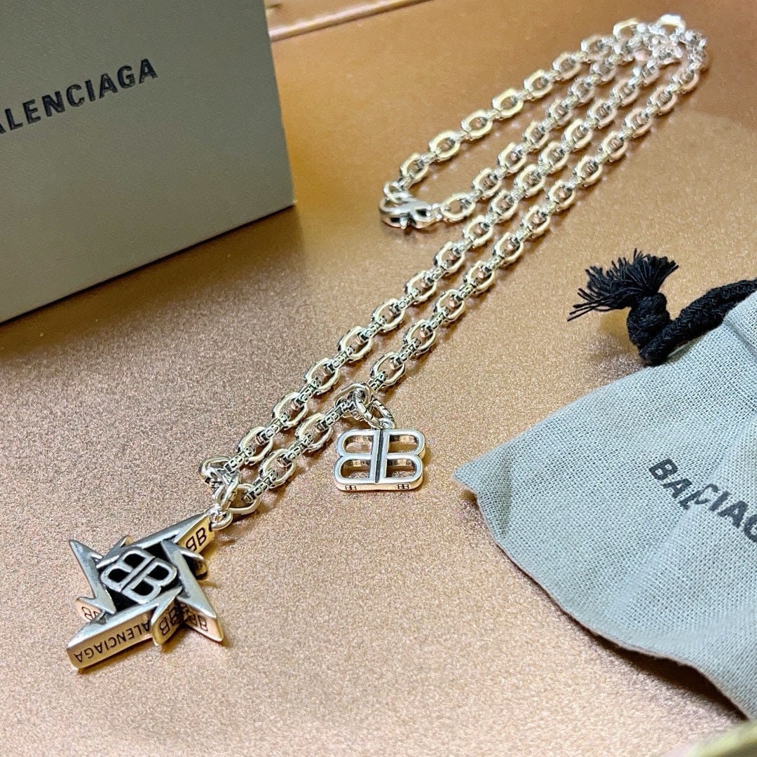 Balenciaga necklace: Balenciaga necklace with a unique retro design. We offer FREE SHIPPING for both domestic and international clients.We accept wire transfer and card payment, for the convenience of international client
