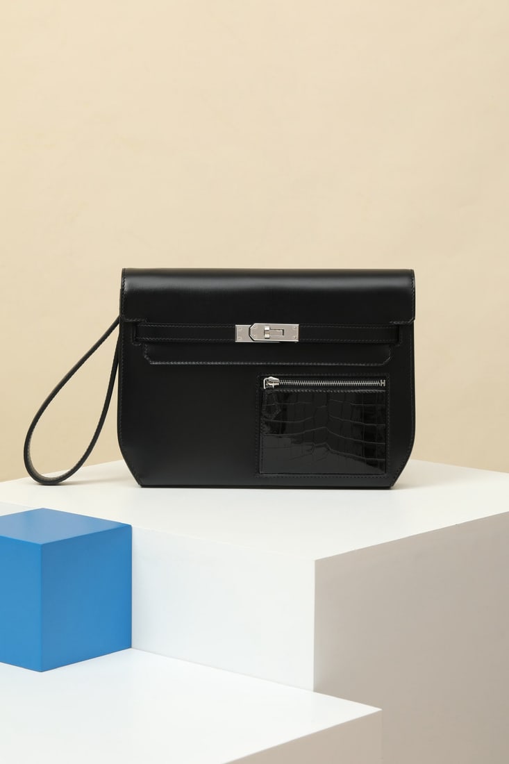 Hermes: Model: KP25 Code: KP250580 Color: CK89 Black Dimensions: Length 25.5 x Depth 20 x Width 4cm Material: Glossy Box/Glossy Nile Crocodile (two dot embossed) Kelly Depeche clutch with central iPad mini co