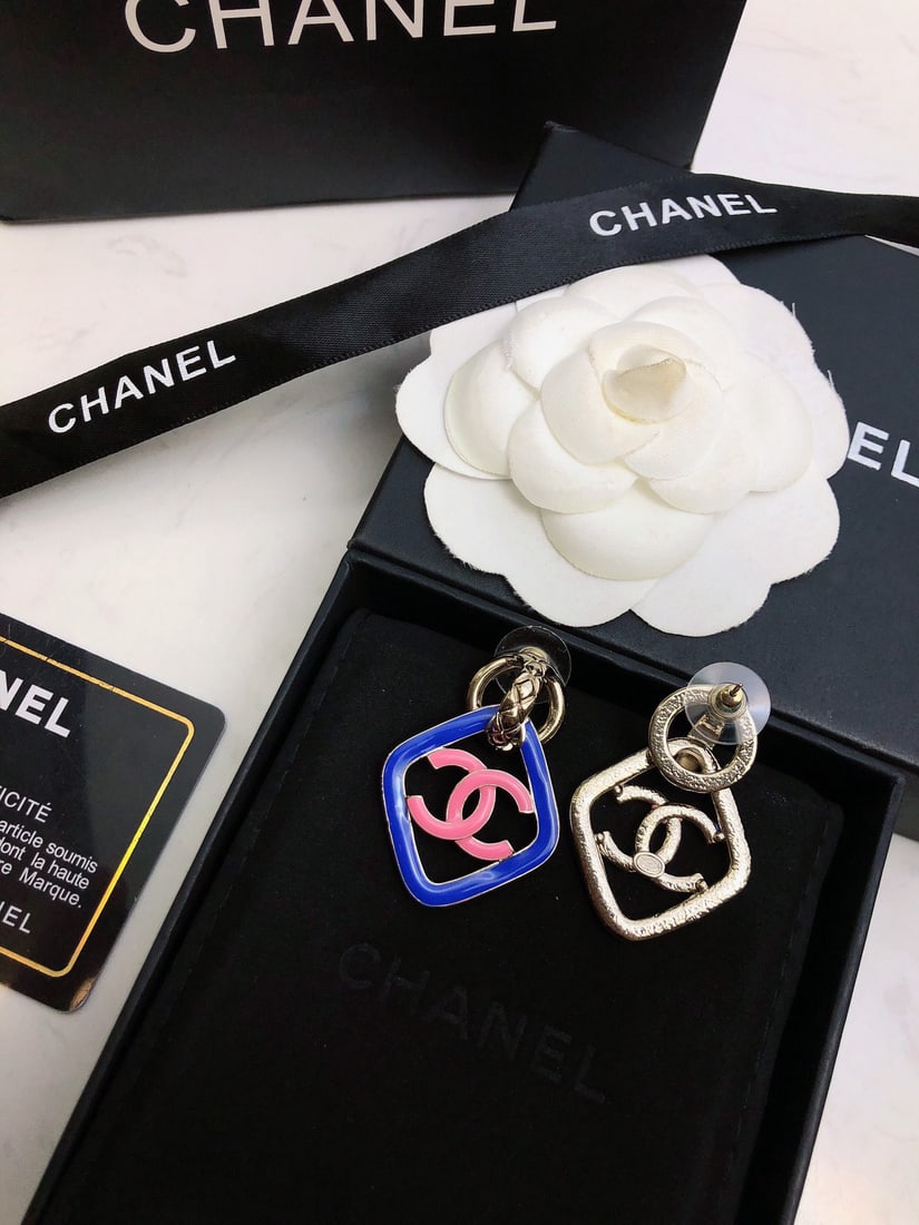 Chanel Leaf Double C Stud Earrings: Chanel Leaf Double C Stud Earrings: Vintage gold double C base with rhinestone encrusted leaves that make the face appear slimmer. We offer FREE SHIPPING for both domestic and international clients.We