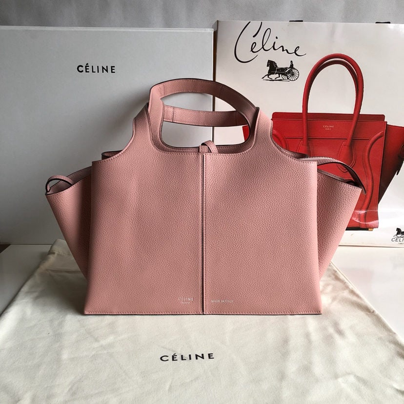 Celine: This 32cm pink pebbled diaper bag has a very large capacity. We offer FREE SHIPPING for both domestic and international clients.We accept wire transfer and card payment, for the convenience of interna