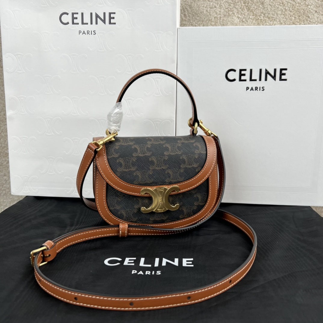 Celine: BESACE TRIOMPHE Mini Logo Print Calfskin Handbag, measuring 15.5 x 11.5 x 5 cm. This model cannot accommodate larger smartphones such as the Plus. Features include logo print, calfskin leather trim,