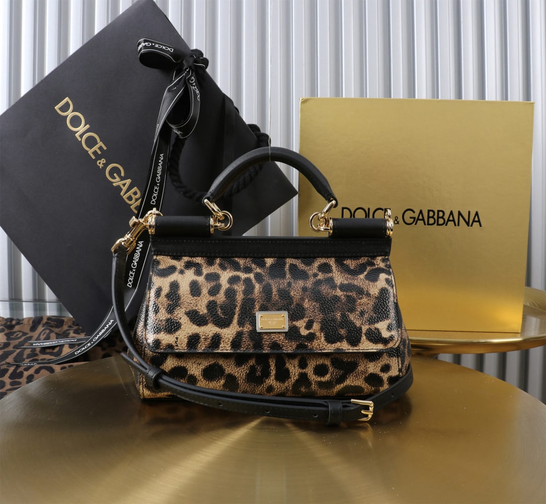 Dolce & Gabbana (1 of 1)
