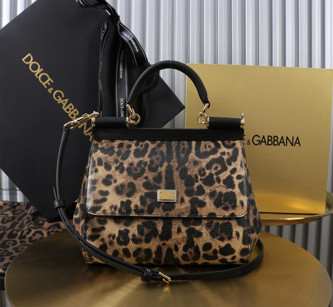 Dolce & Gabbana (1 of 1)