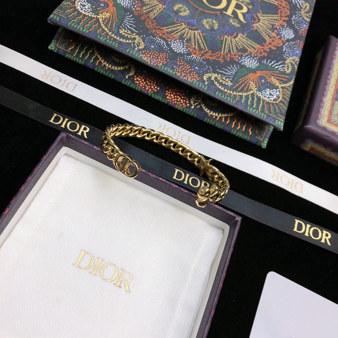 Dior series open letter bracelet: The Dior monogram open bracelet is beautiful from every angle! We offer FREE SHIPPING for both domestic and international clients.We accept wire transfer and card payment, for the convenience of inter