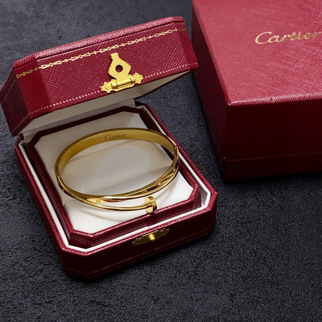Cartier nail set diamond bracelet: The new narrow design of the Cartier Nail set diamond bracelet is even more exquisite. You must own this beautiful piece; it's incredibly flattering and makes your skin look fairer. We offer FREE SHIP