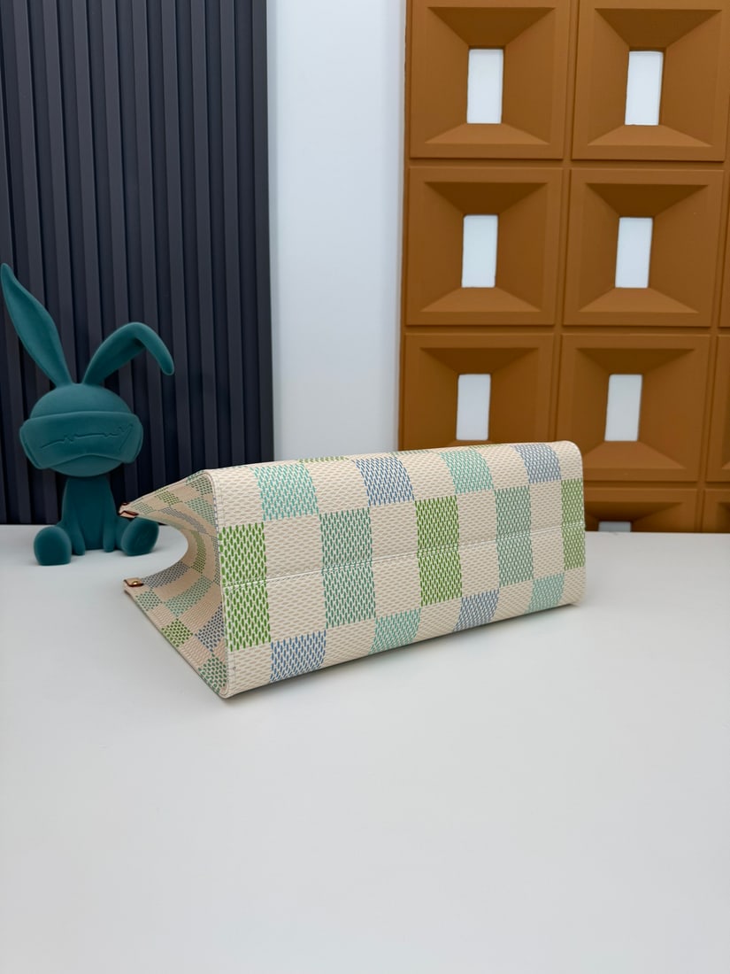 LV checkerboard pattern - 4