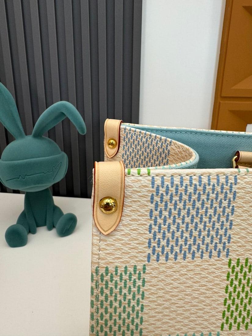 LV checkerboard pattern - 5