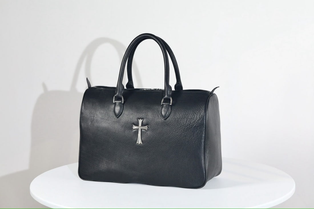 Chrome Hearts Cross Handbag: K035 Chrome Hearts Cross Handbag, made of cowhide leather (approximately 135g). Dimensions: 41x27x17cm. We offer FREE SHIPPING for both domestic and international clients.We accept wire transfer and c