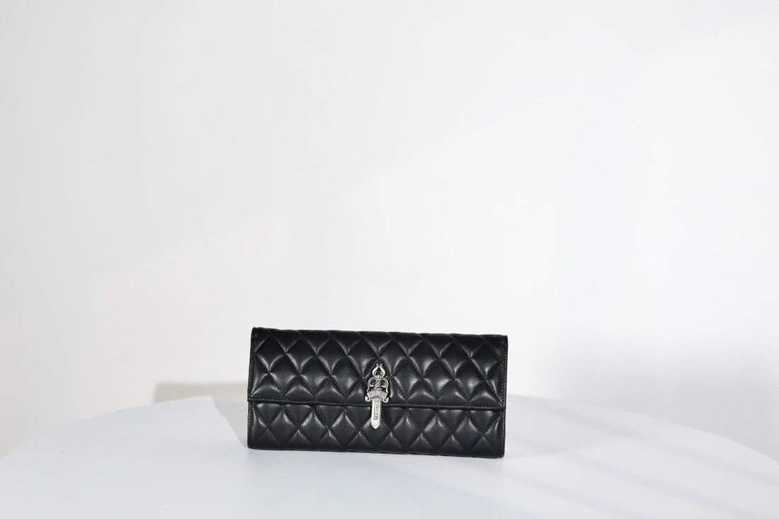 Chrome Hearts Sword Clutch Bag, Evening Bag, Black Lambskin: K025 Chrome Hearts Sword Clutch/Evening Bag, Black Lambskin (total weight approx. 57g), Dimensions: 26x12.5x6.5cm We offer FREE SHIPPING for both domestic and international clients.We accept wire tran