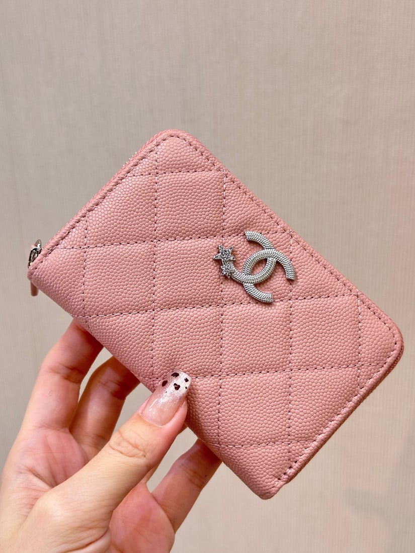CHANEL: Caviar textured top grain cowhide, with distinct grains, three dimensional and rounded shape, possessing a textured and glossy feel. We offer FREE SHIPPING for both domestic and international clients.