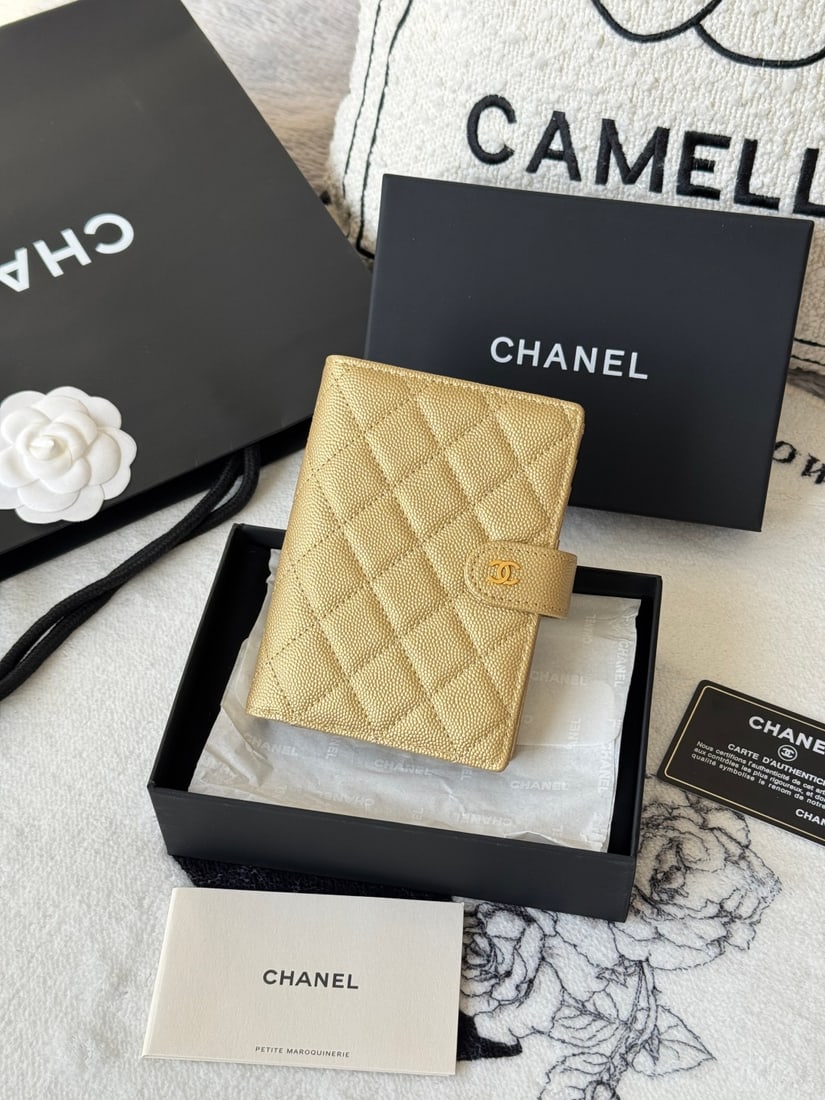 CHANEL Multi functional Passport Holder: CHANEL Multi functional Passport Holder in Caviar Leather Two in One Wallet (15 x 10 x 3 cm) We offer FREE SHIPPING for both domestic and international clients.We accept wire transfer and card payment