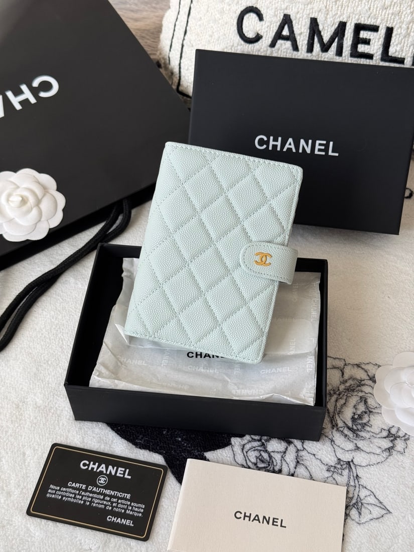CHANEL Multi functional Passport Holder: CHANEL Multi functional Passport Holder in Caviar Leather Two in One Wallet (15 x 10 x 3 cm) We offer FREE SHIPPING for both domestic and international clients.We accept wire transfer and card payment