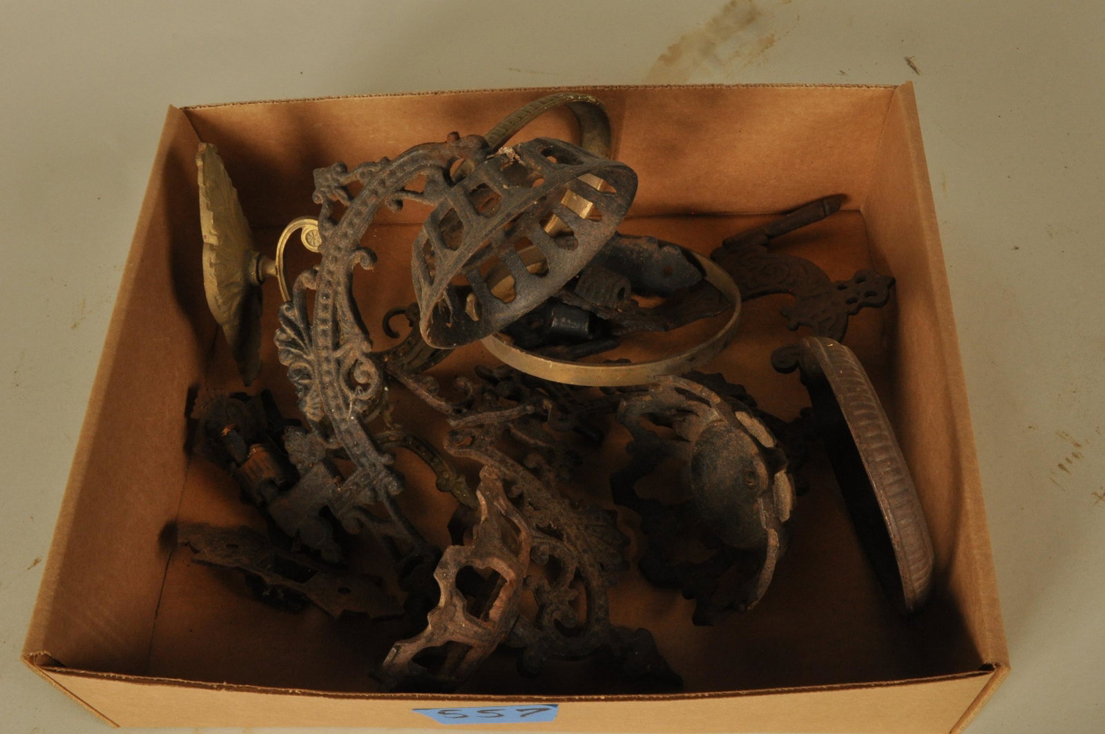 Box Lof of Lamp Brackets: Box Lot: 6 Bracket Lamp Holders