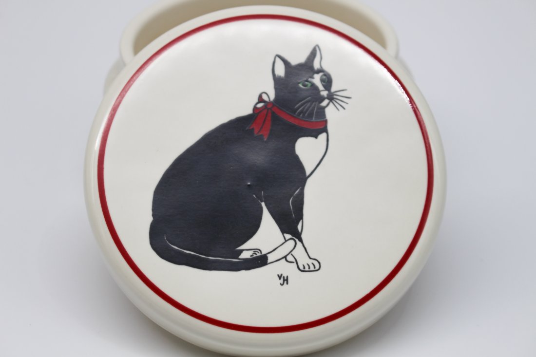 VINTAGE SIGNED CAT CONTAINER/POTTERY (1 of 7)