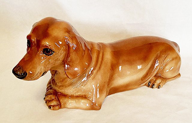 TOWNSEND LARGE HANDPAINTED CERAMIC DACHSHUND (1 of 7)