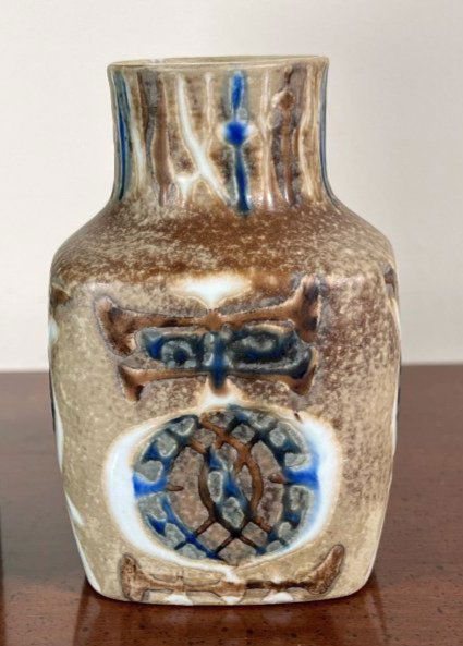 SMALLER ROYAL COPENHAGEN BUD VASE: SMALLER ROYAL COPENHAGEN BUD VASE