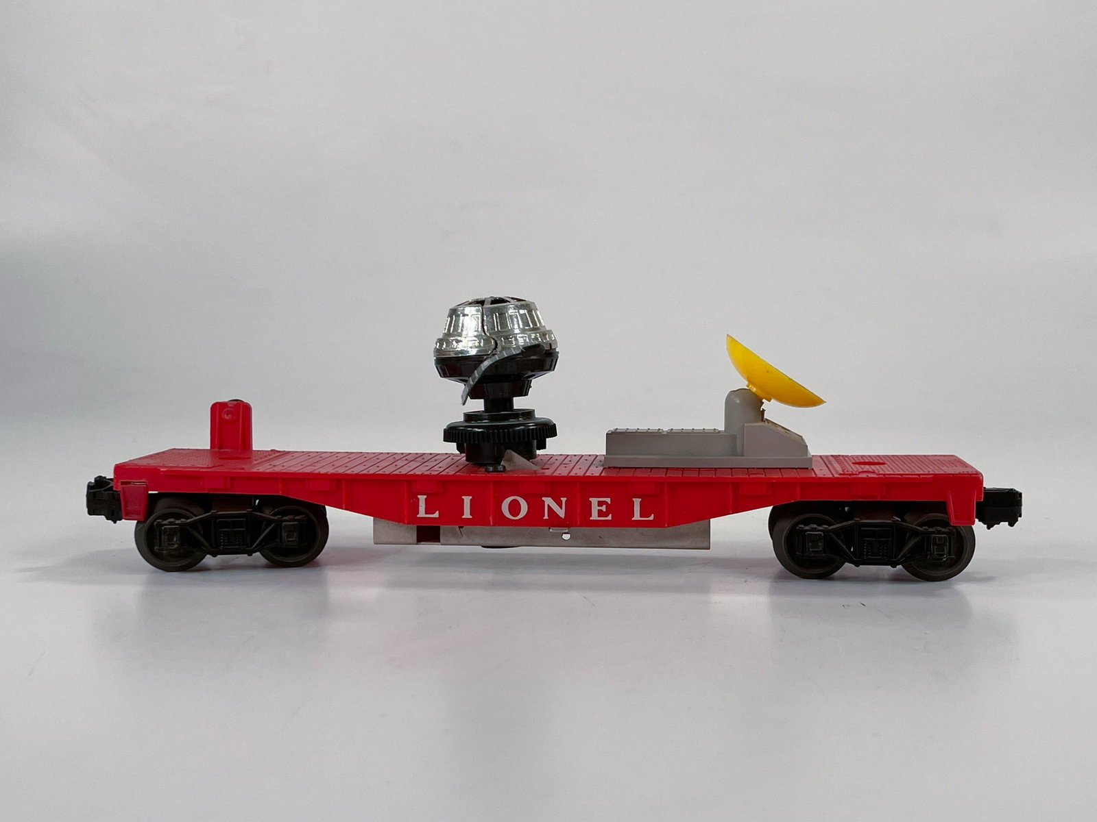Lionel Postwar #3510 Satellite Launching Car: Lionel Postwar #3510 Satellite Launching Car, in C7 condition.