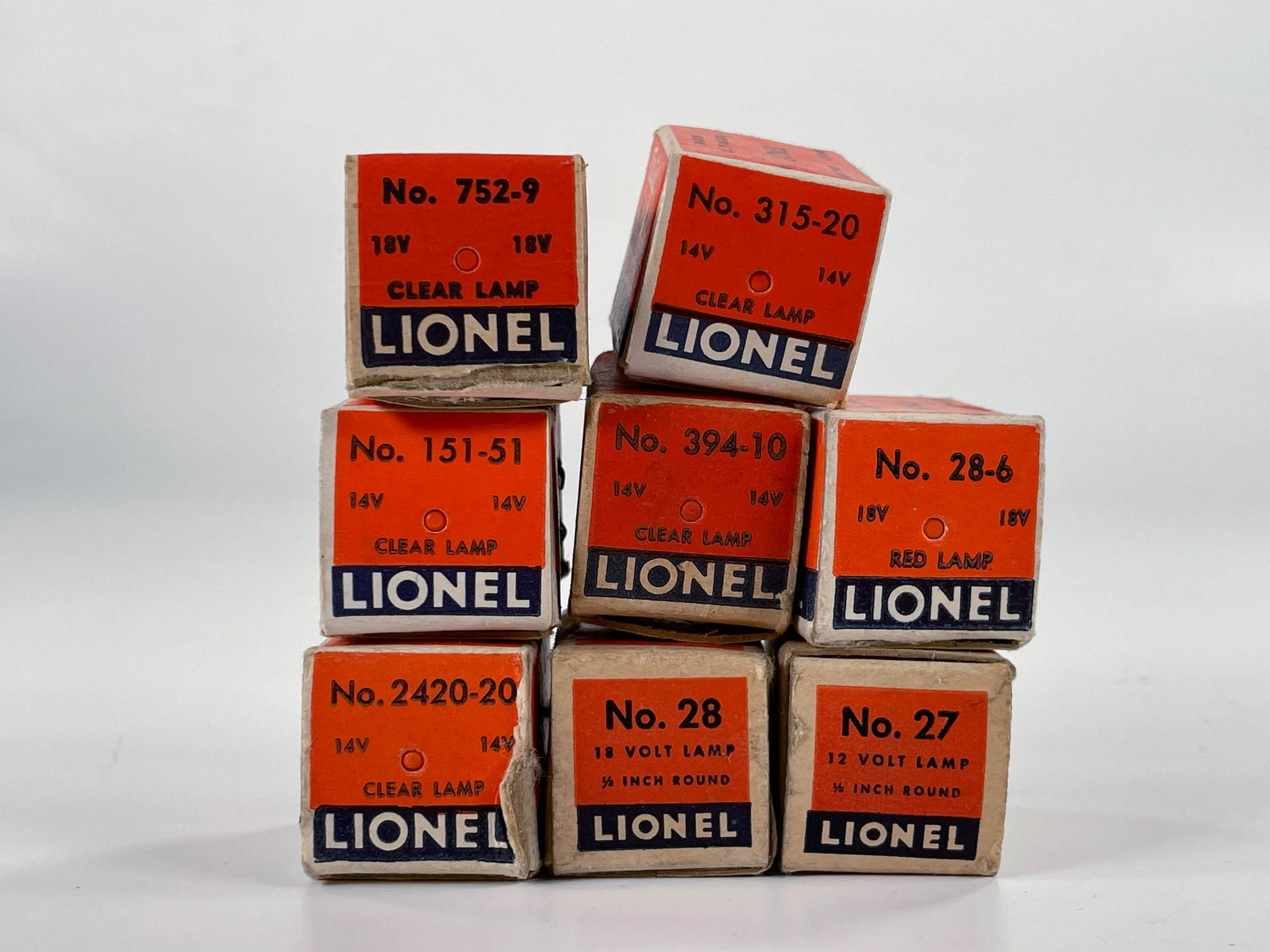 Lionel Postwar Lights #752-9, #151-51, #194-10, #28-6, (1 of 5)