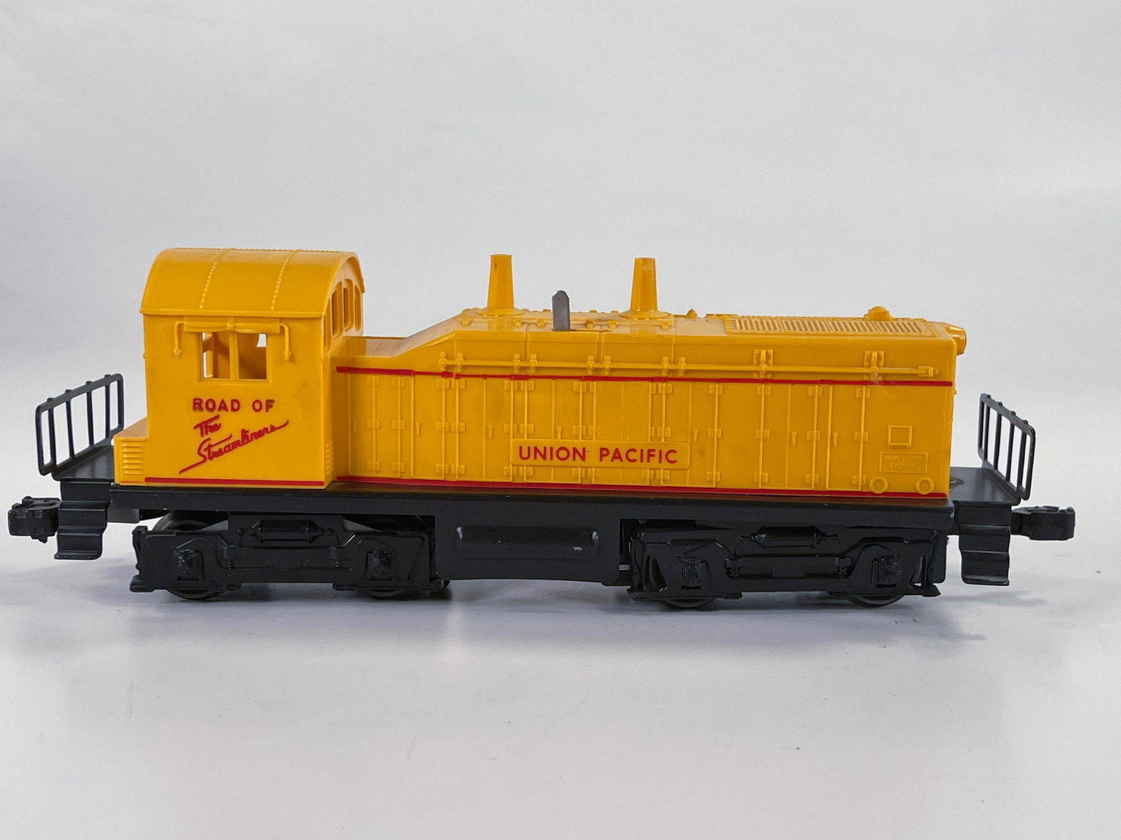 Lionel Postwar #645 Union Pacific Switcher: Lionel Postwar #645 Union Pacific Switcher, in C7.