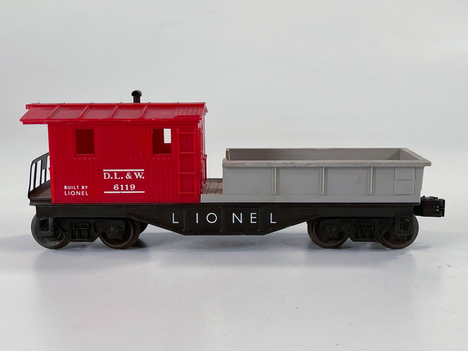 Lionel Postwar #6119 Caboose (1 of 6)