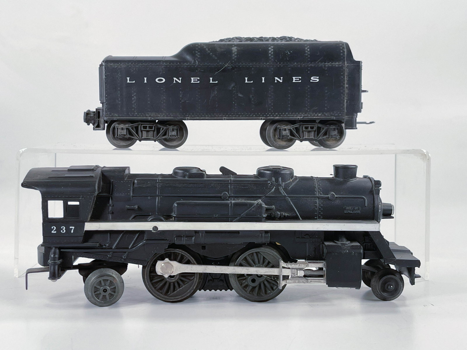 Lionel Postwar #237 Steamer, with Tender: Lionel Postwar #237 Steamer, with Tender, C7 plus.