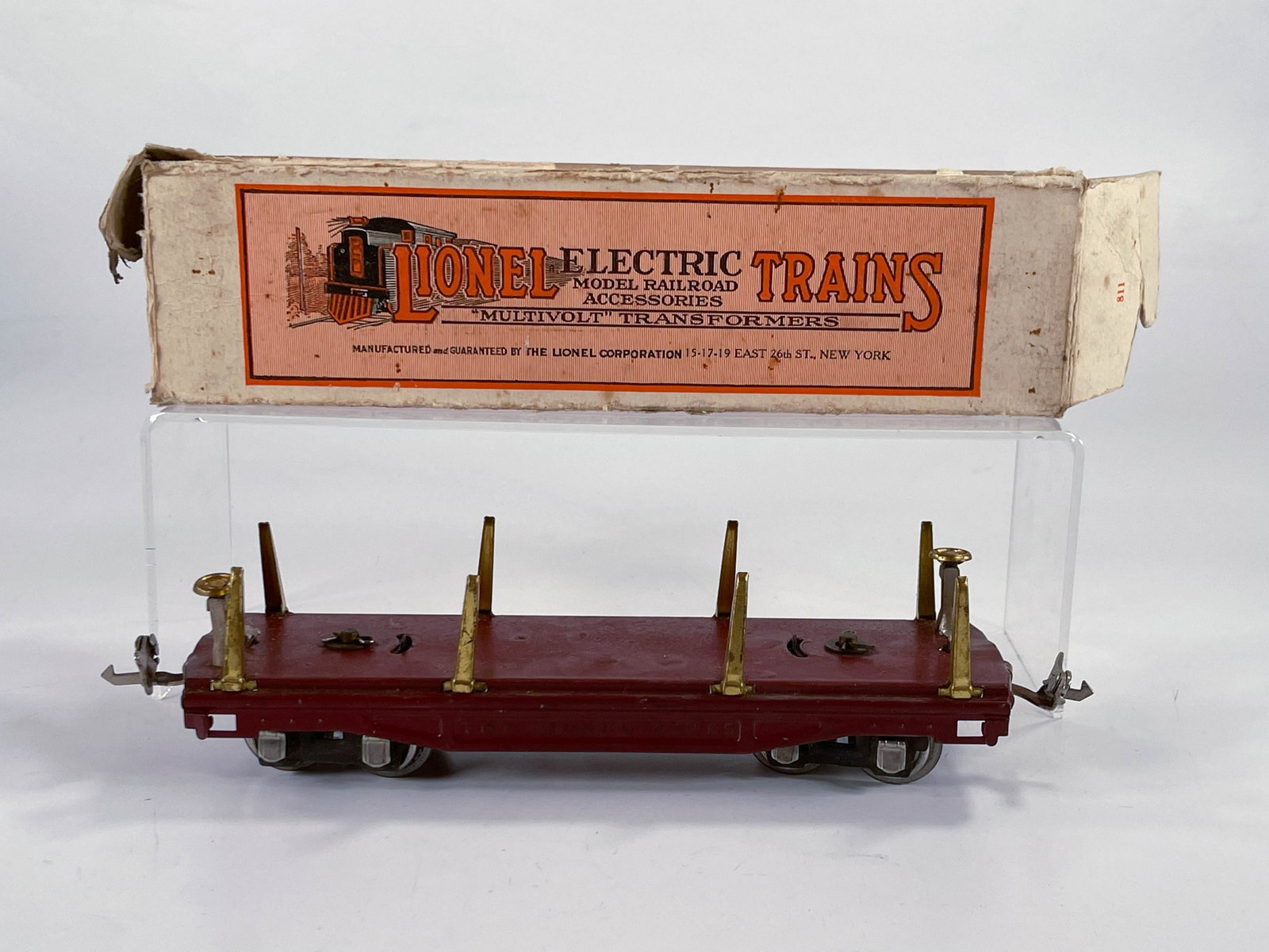 Lionel Prewar #811 Maroon Flatcar, with Original Box: Lionel Prewar #811 Maroon Flatcar, in C6 (needs cleaning), with original box but no end flaps.
