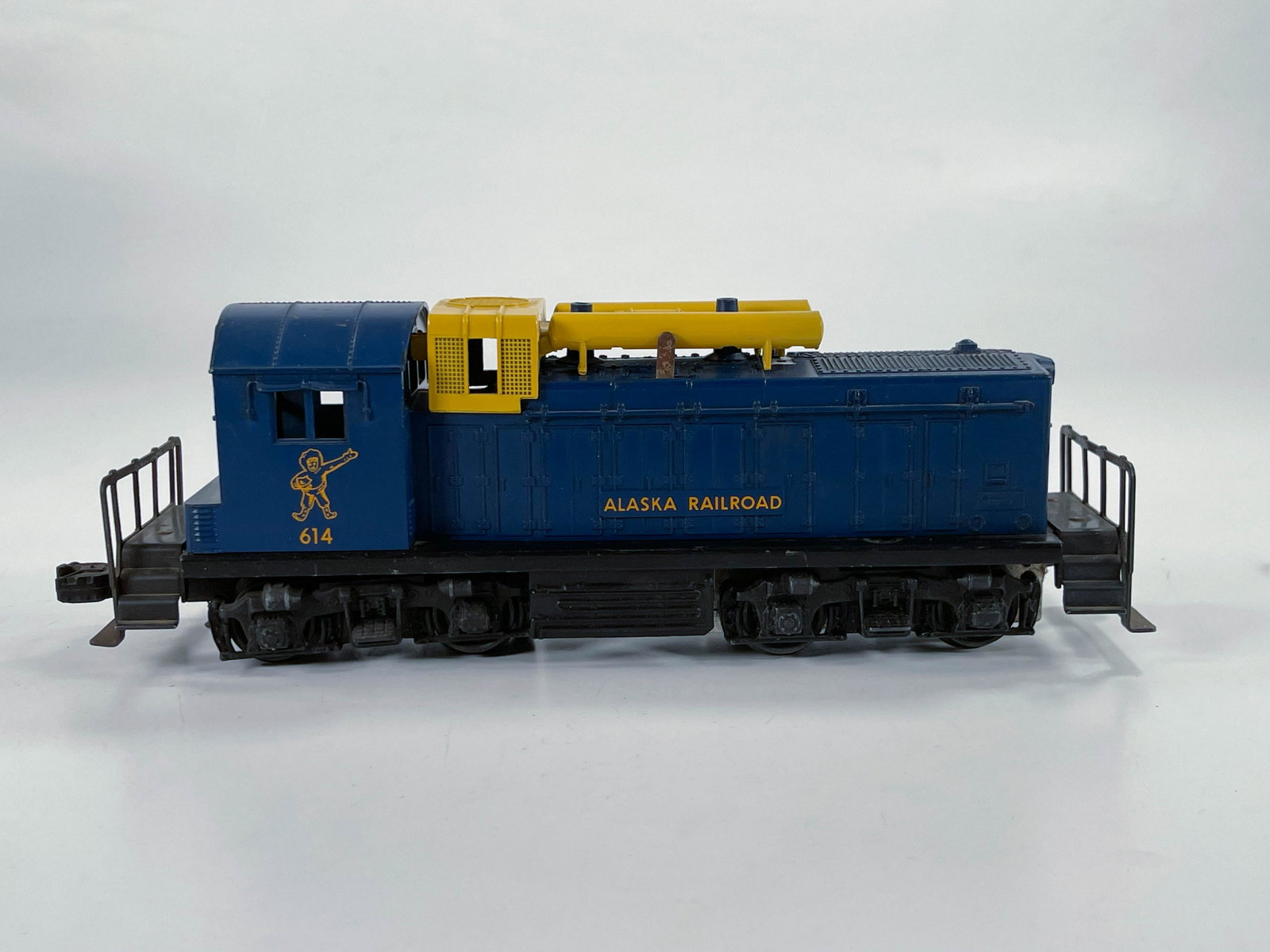Lionel Postwar #614 Alaska Railroad Switcher: Lionel Postwar #614 Alaska Railroad Switcher, in C7 minus.