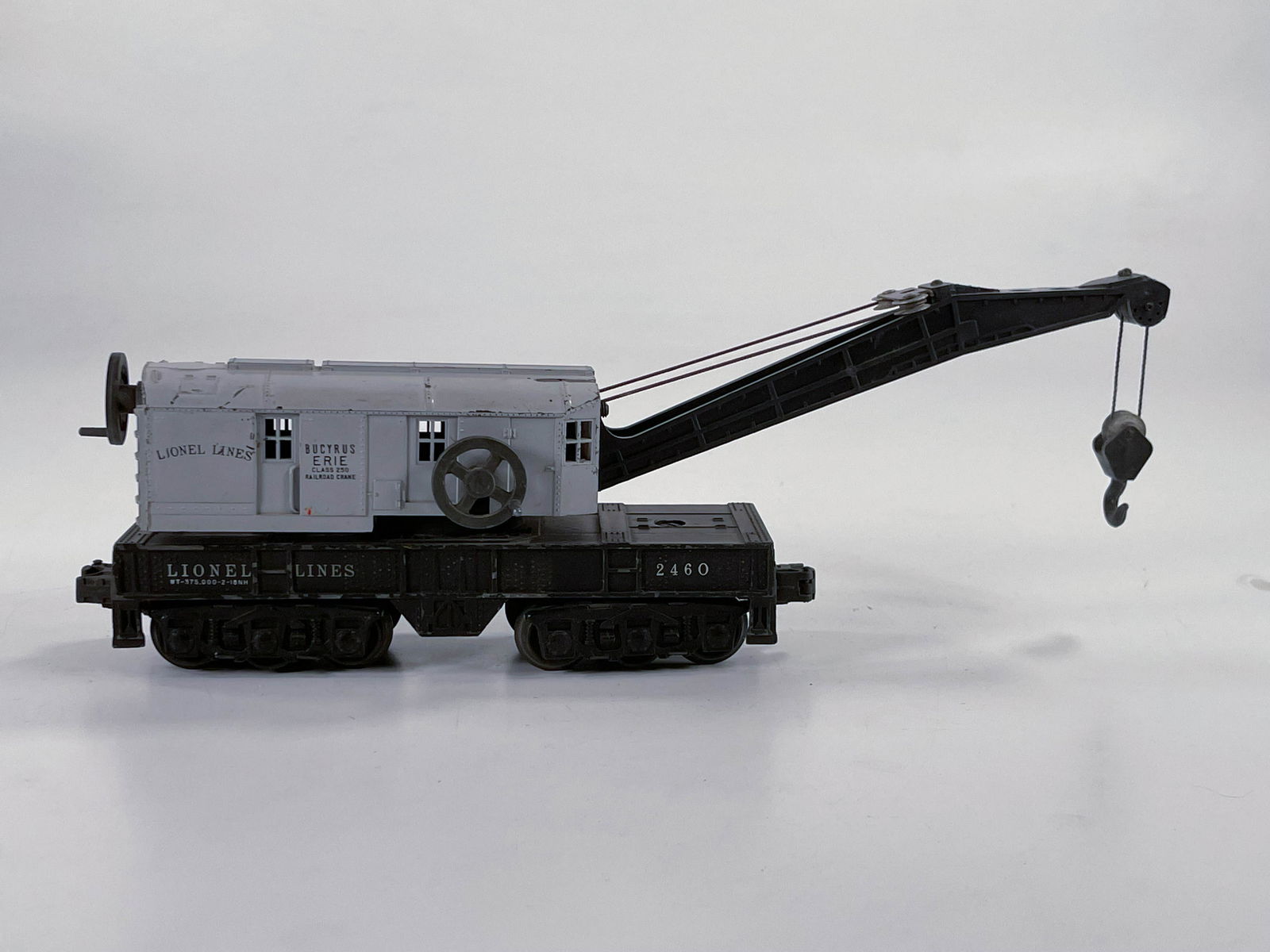 Lionel Postwar #2460 Crane Car with Gray Body (1 of 7)