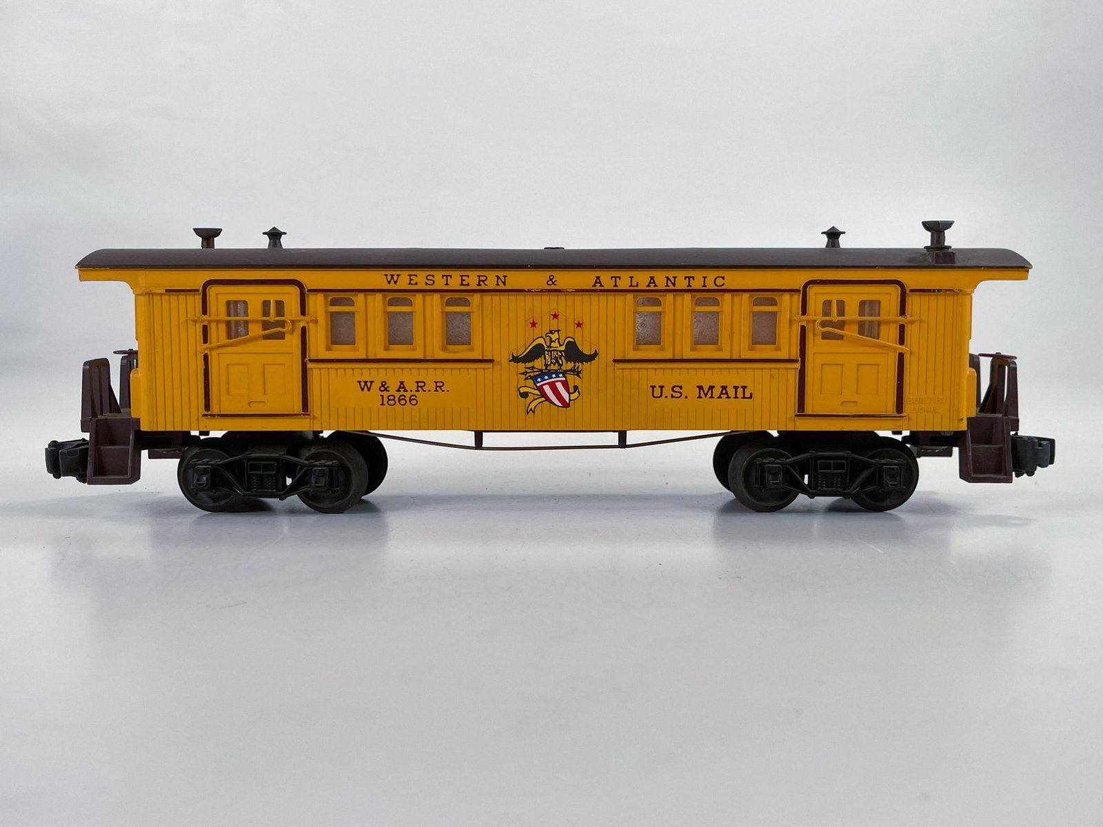 Lionel Postwar #1866 Mail Car: Lionel Postwar #1866 Mail Car, in C7.
