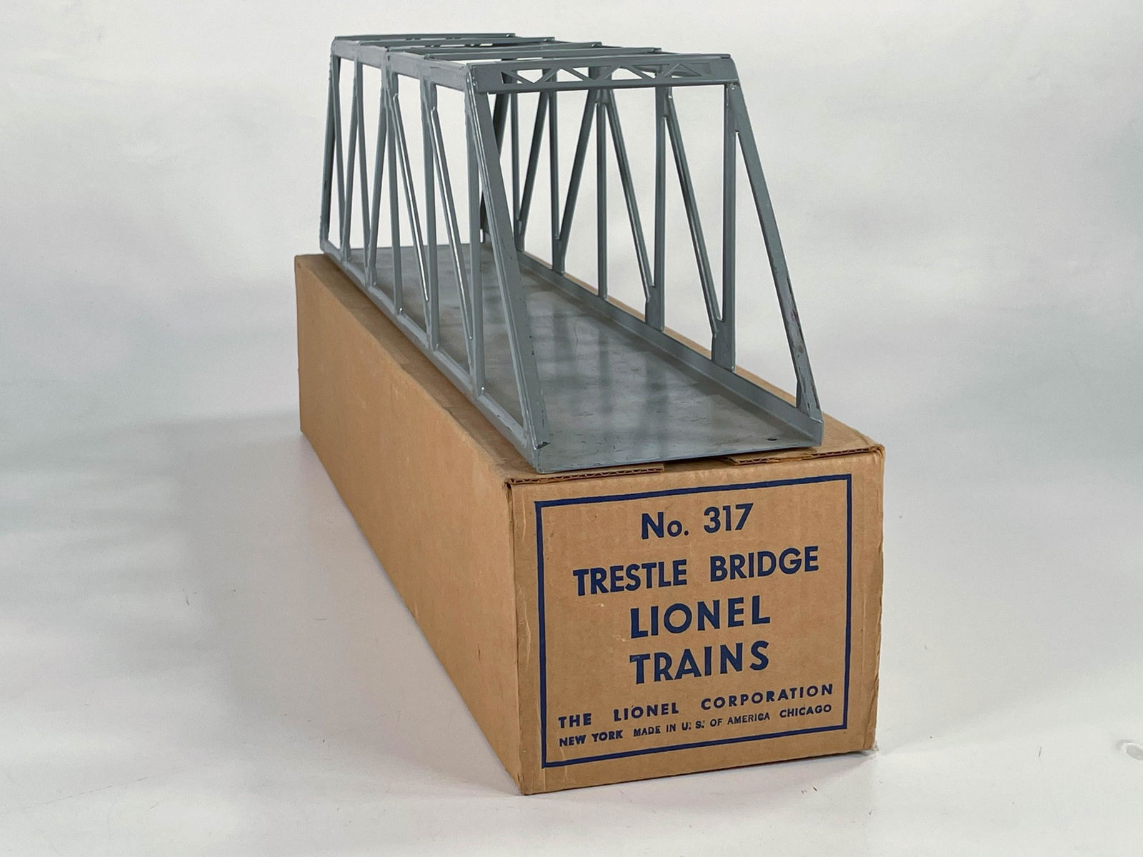 Lionel Postwar #317 Trestle Bridge, with Original Box (1 of 9)